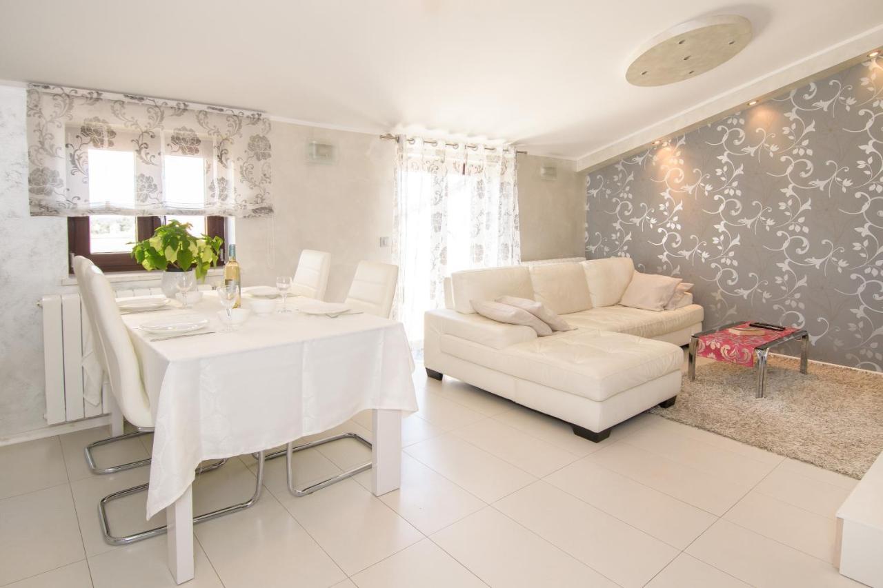 Apartments Dora Poreč Eksteriør billede