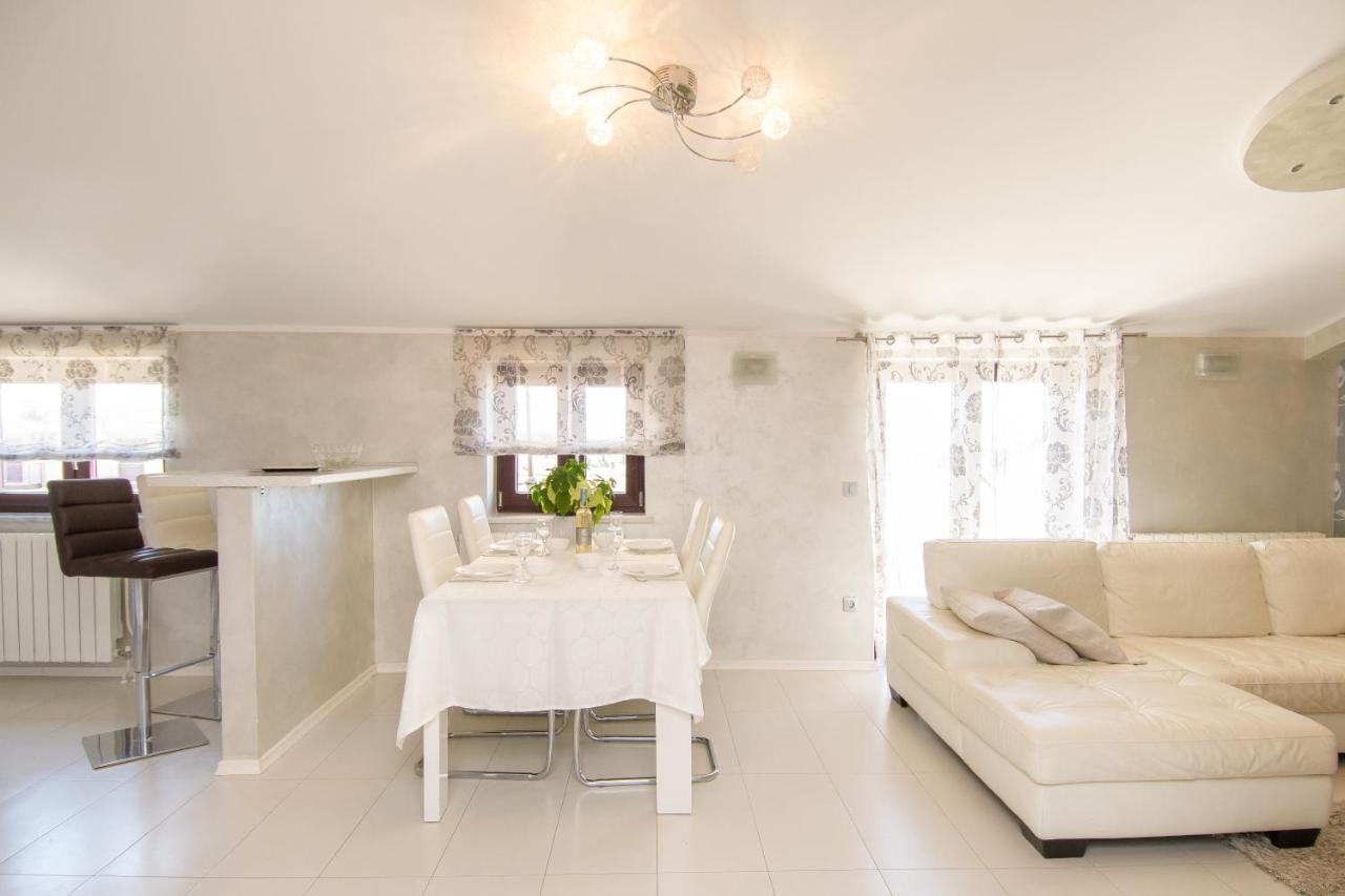 Apartments Dora Poreč Eksteriør billede