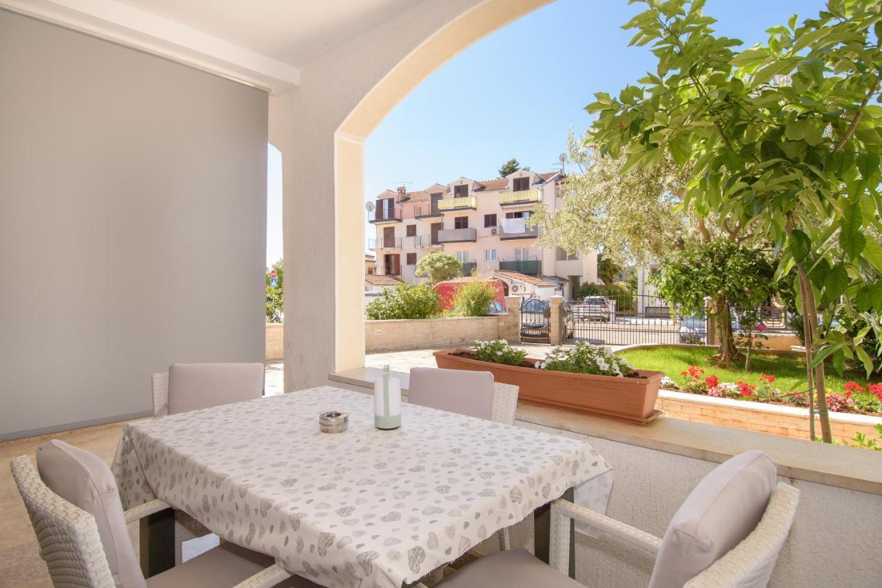 Apartments Dora Poreč Eksteriør billede