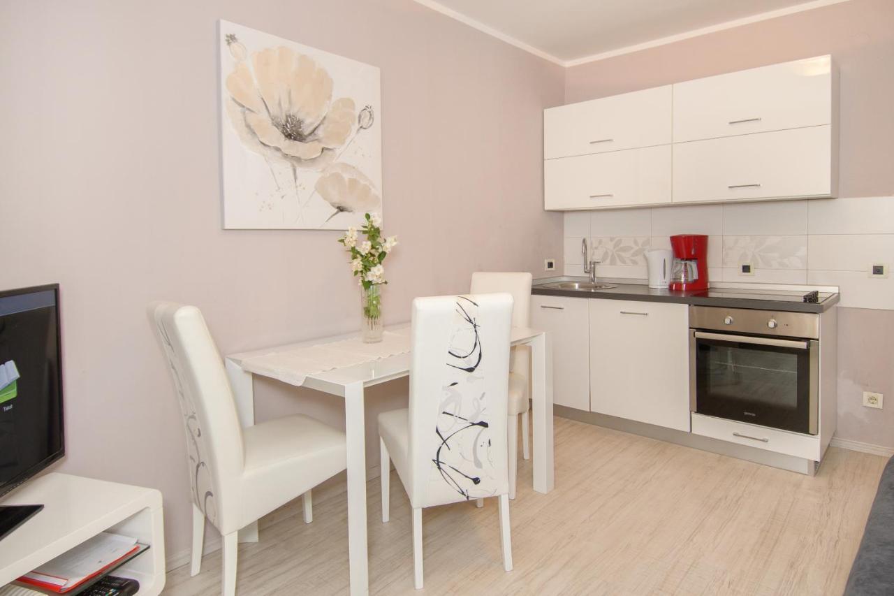 Apartments Dora Poreč Eksteriør billede
