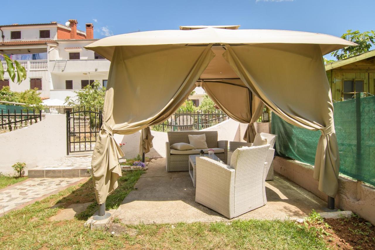 Apartments Dora Poreč Eksteriør billede